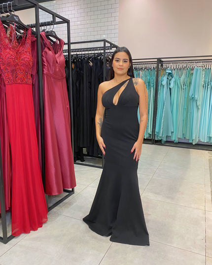 PRETO LISO UMA ALÇA RECORTE