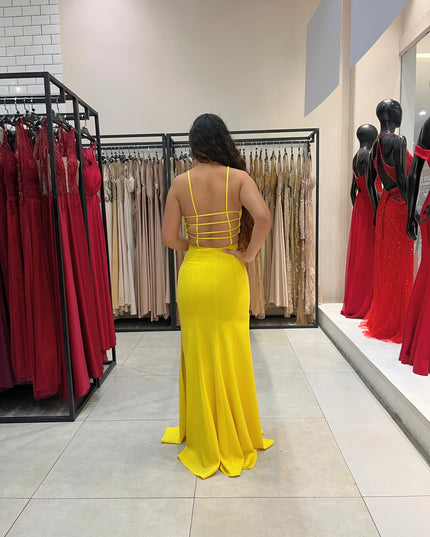 AMARELO FAIXA NAS COSTAS