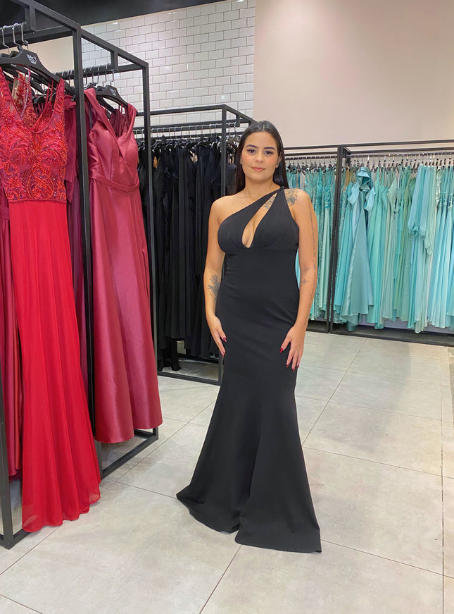 PRETO LISO UMA ALÇA RECORTE