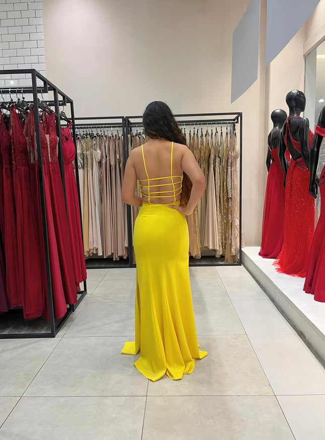 AMARELO FAIXA NAS COSTAS